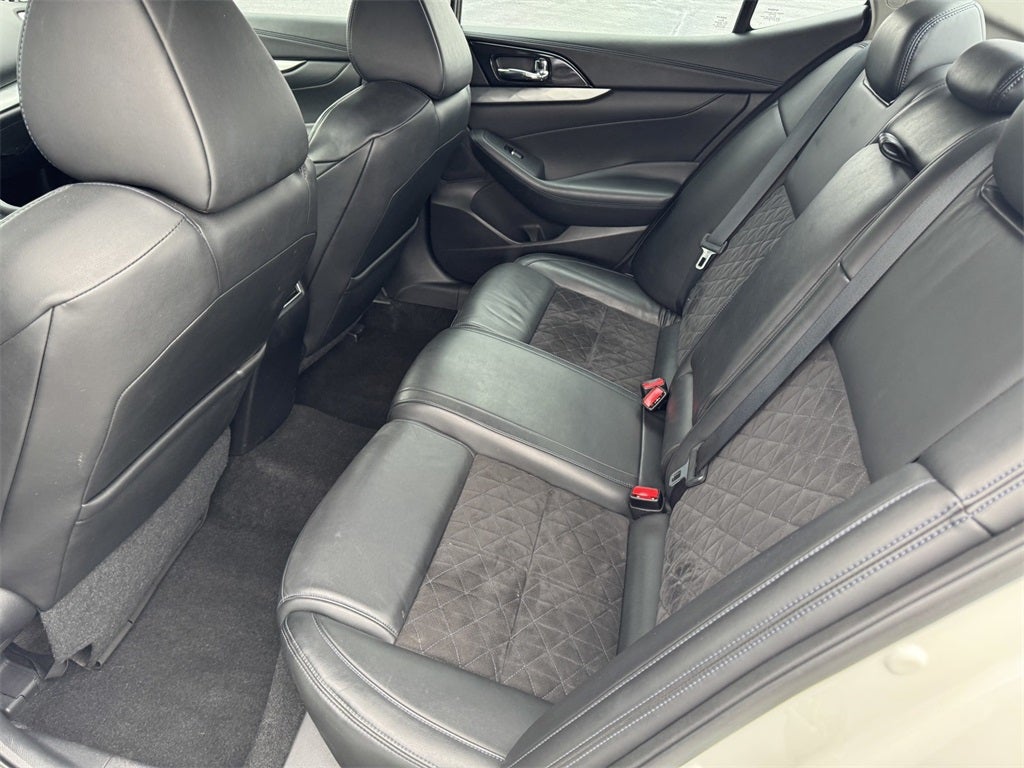 2017 Nissan Maxima SR