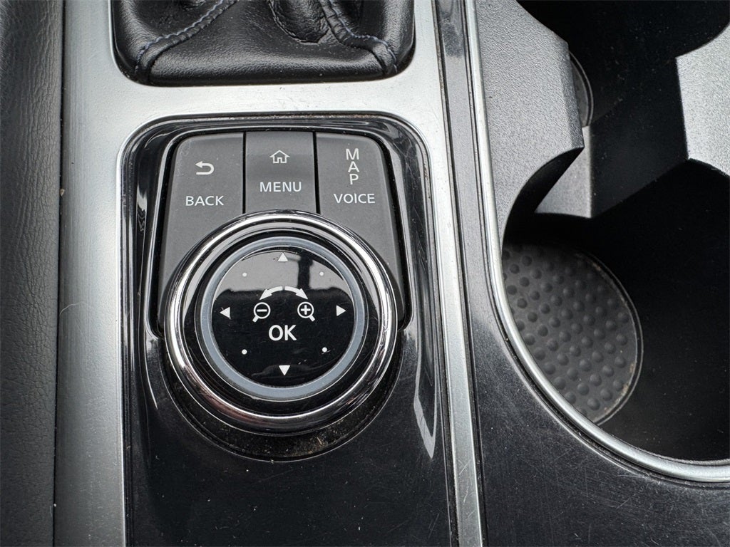 2017 Nissan Maxima SR