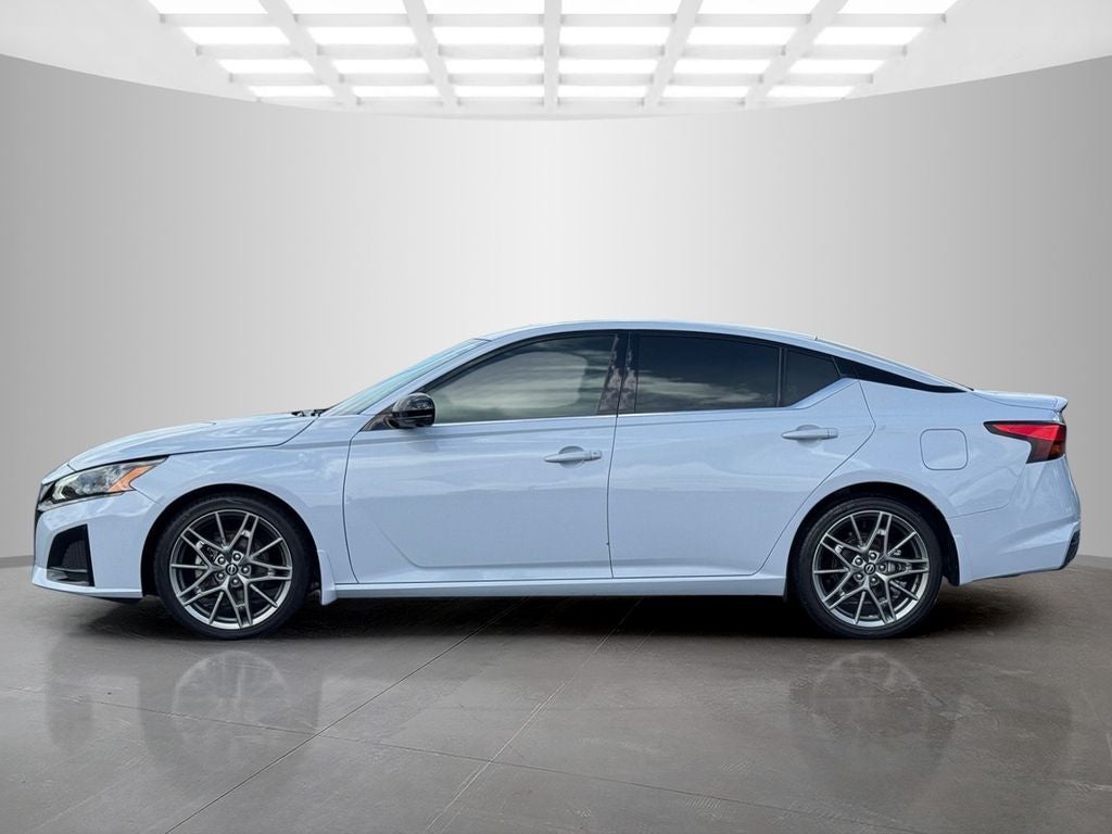 2023 Nissan Altima 2.0 SR