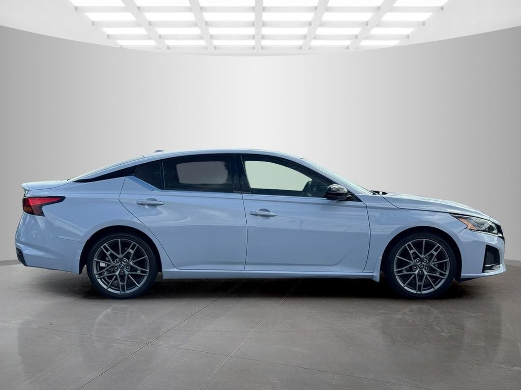 2023 Nissan Altima 2.0 SR