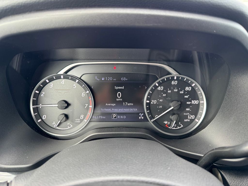 2023 Nissan Titan SV