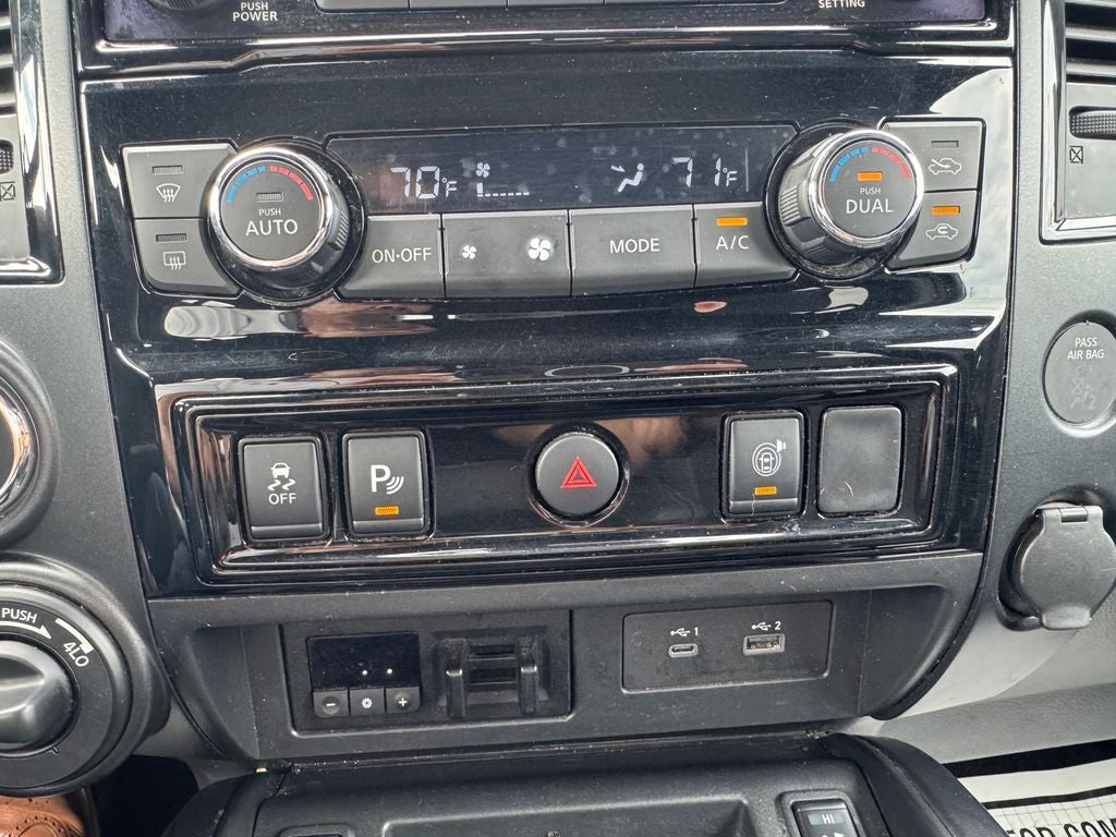 2023 Nissan Titan SV