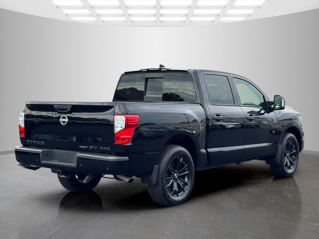 2023 Nissan Titan SV