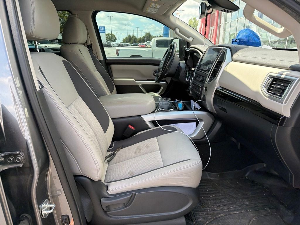 2020 Nissan Titan SV