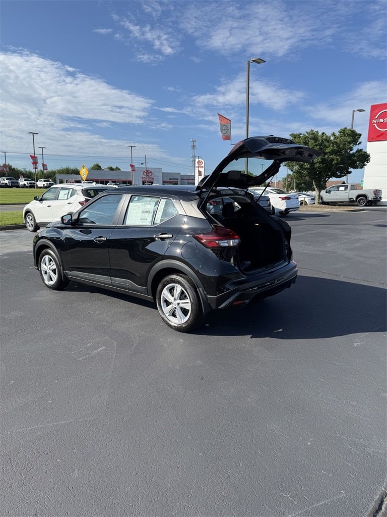 2025 Nissan Kicks Play S