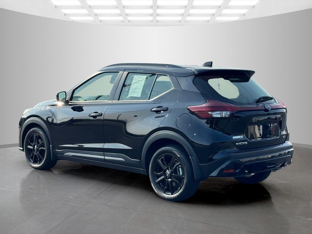 2024 Nissan Kicks SR