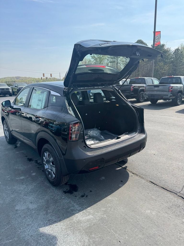 2026 Nissan Kicks S