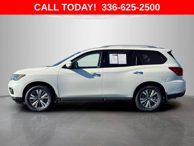 2020 Nissan Pathfinder SV