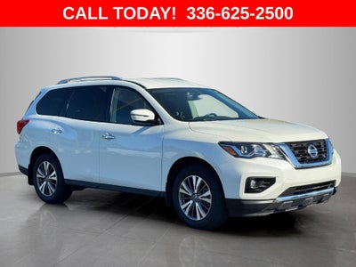 2020 Nissan Pathfinder SV
