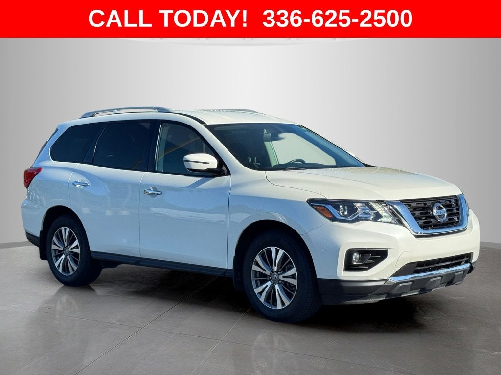 2020 Nissan Pathfinder SV