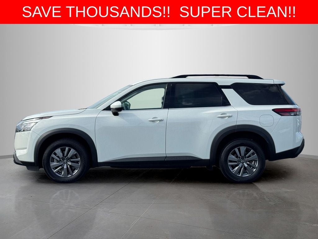 2025 Nissan Pathfinder SV