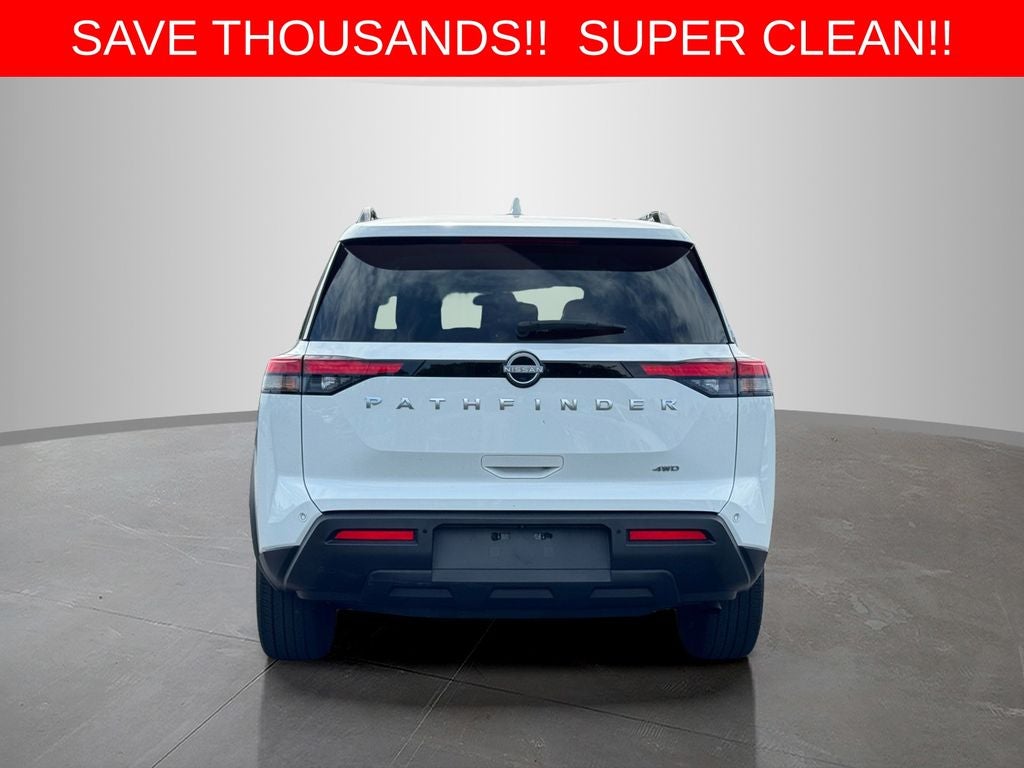 2025 Nissan Pathfinder SV
