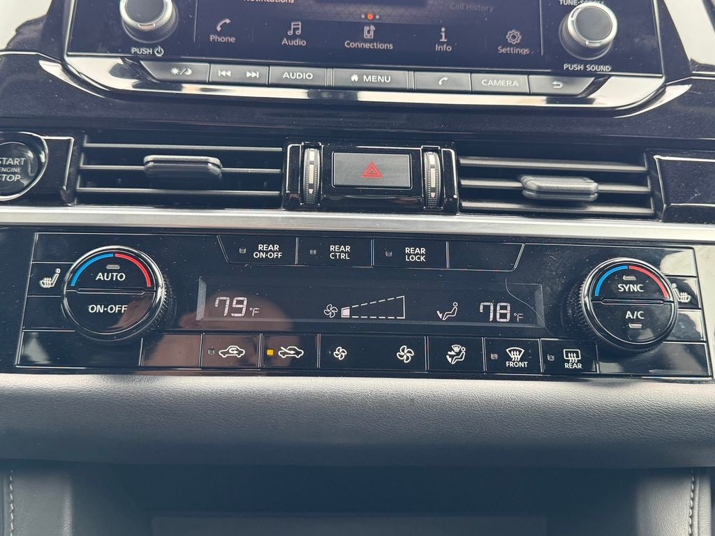 2025 Nissan Pathfinder SV