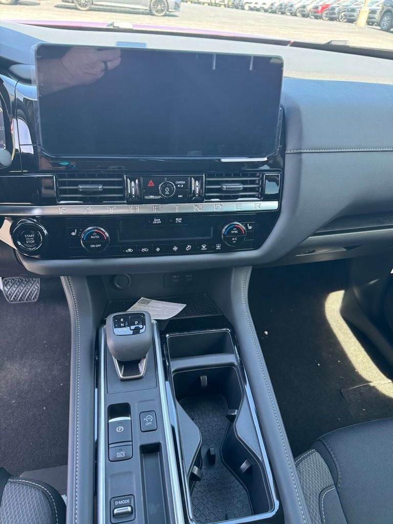 2026 Nissan Pathfinder SV