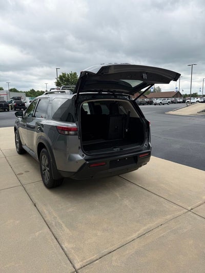 2026 Nissan Pathfinder SV
