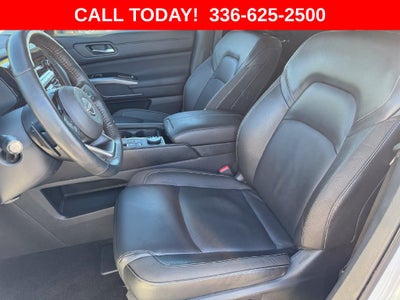 2024 Nissan Pathfinder SL