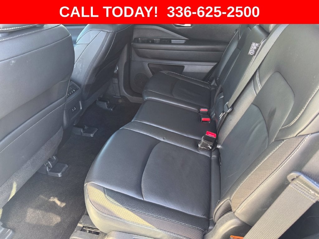 2024 Nissan Pathfinder SL