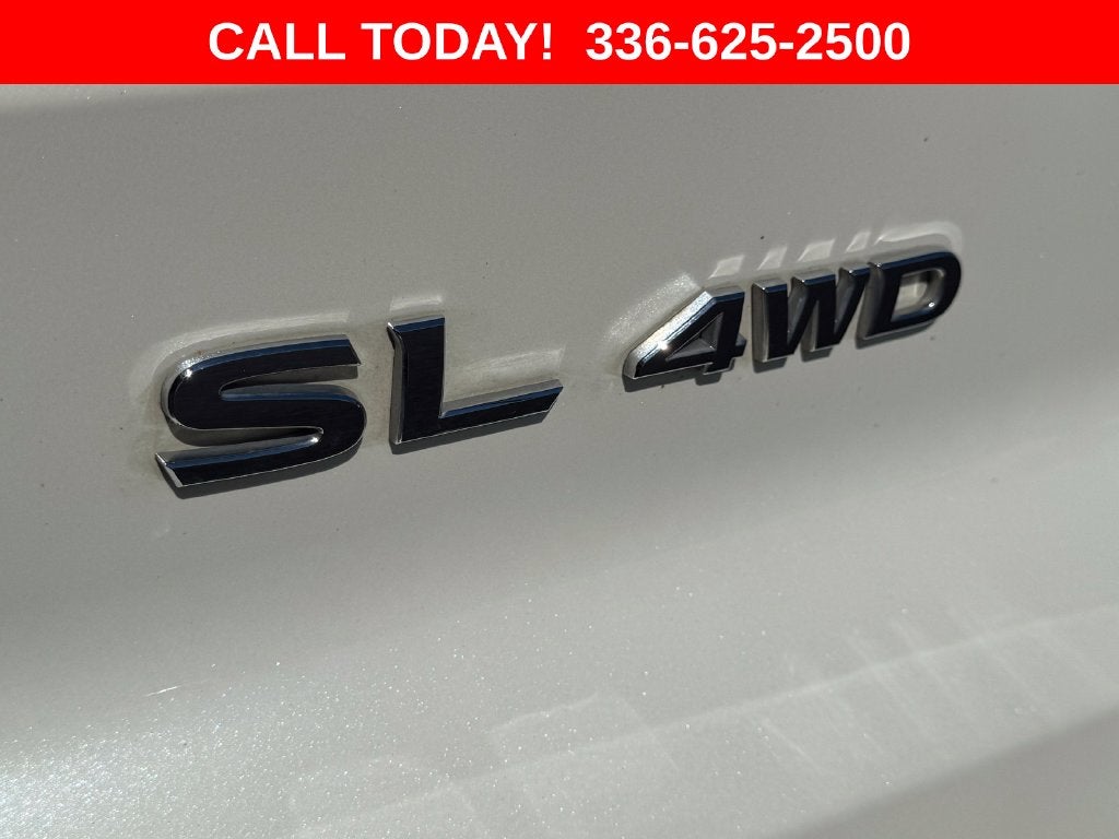 2024 Nissan Pathfinder SL