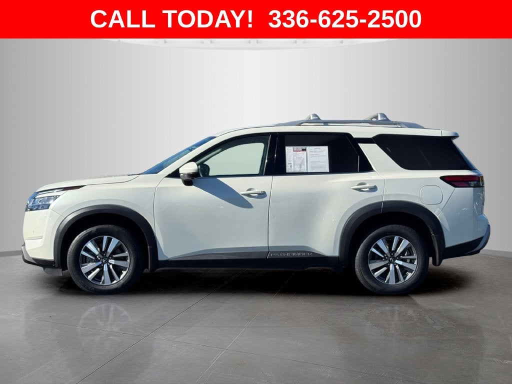2024 Nissan Pathfinder SL