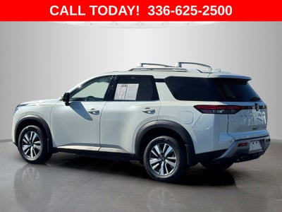 2024 Nissan Pathfinder SL