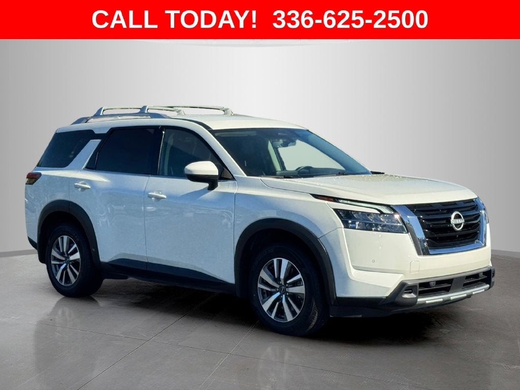 2024 Nissan Pathfinder SL