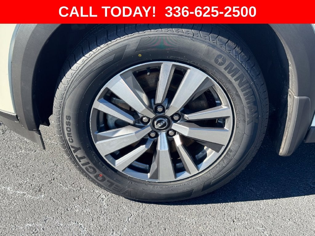 2024 Nissan Pathfinder SL