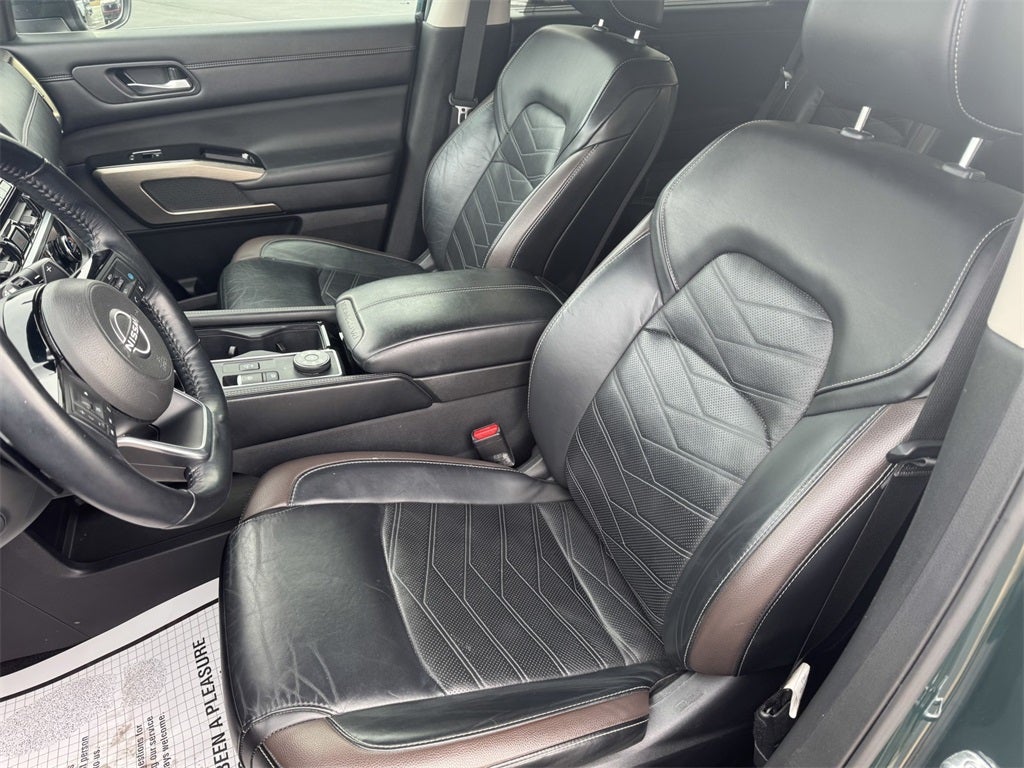 2023 Nissan Pathfinder Platinum