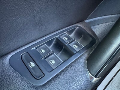 2016 Volkswagen Golf R DCC & Navigation 4Motion 4Motion