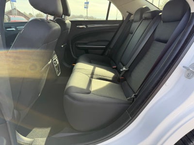 2022 Chrysler 300 Touring