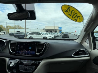 2024 Chrysler Pacifica Touring L