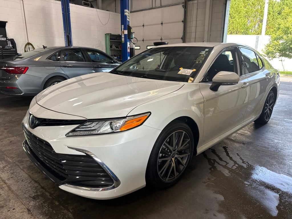 2023 Toyota Camry Hybrid XLE