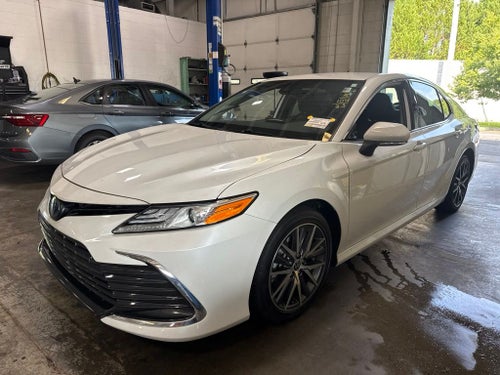 2023 Toyota Camry Hybrid XLE