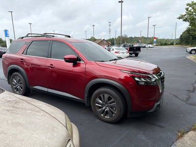 2024 Nissan Pathfinder SV