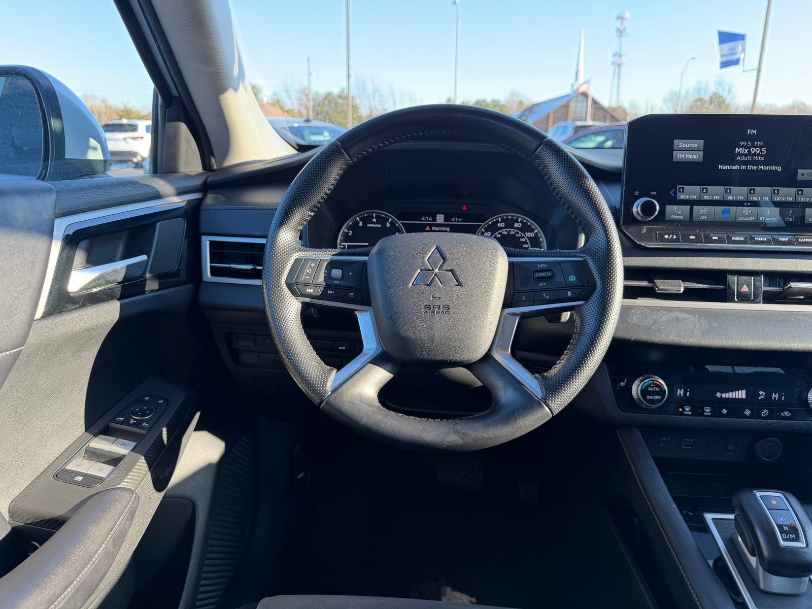 2024 Mitsubishi Outlander SE