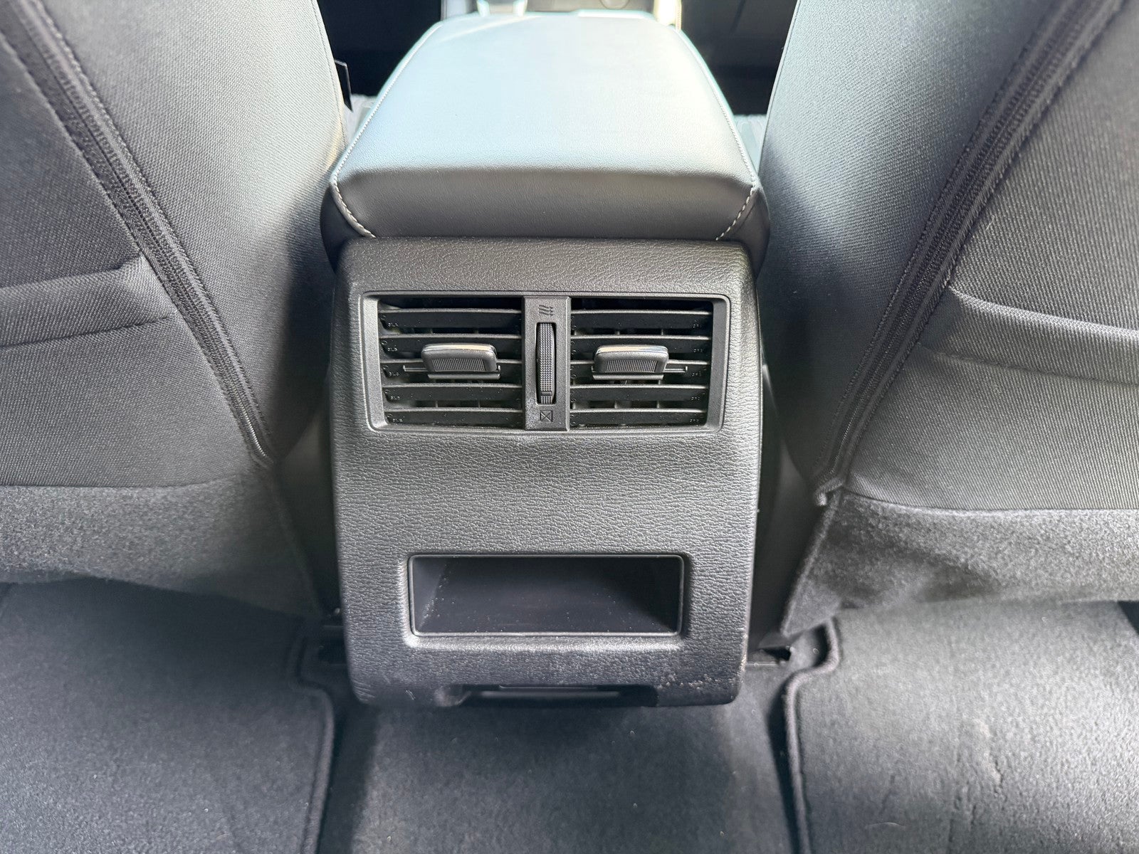 2025 Mitsubishi Outlander ES