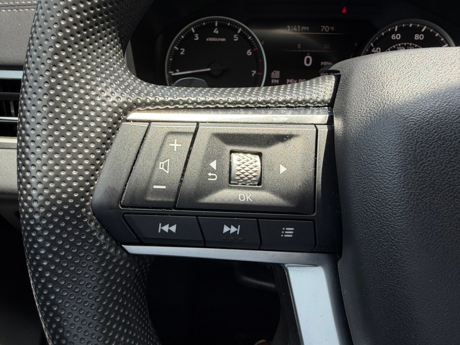 2025 Mitsubishi Outlander ES