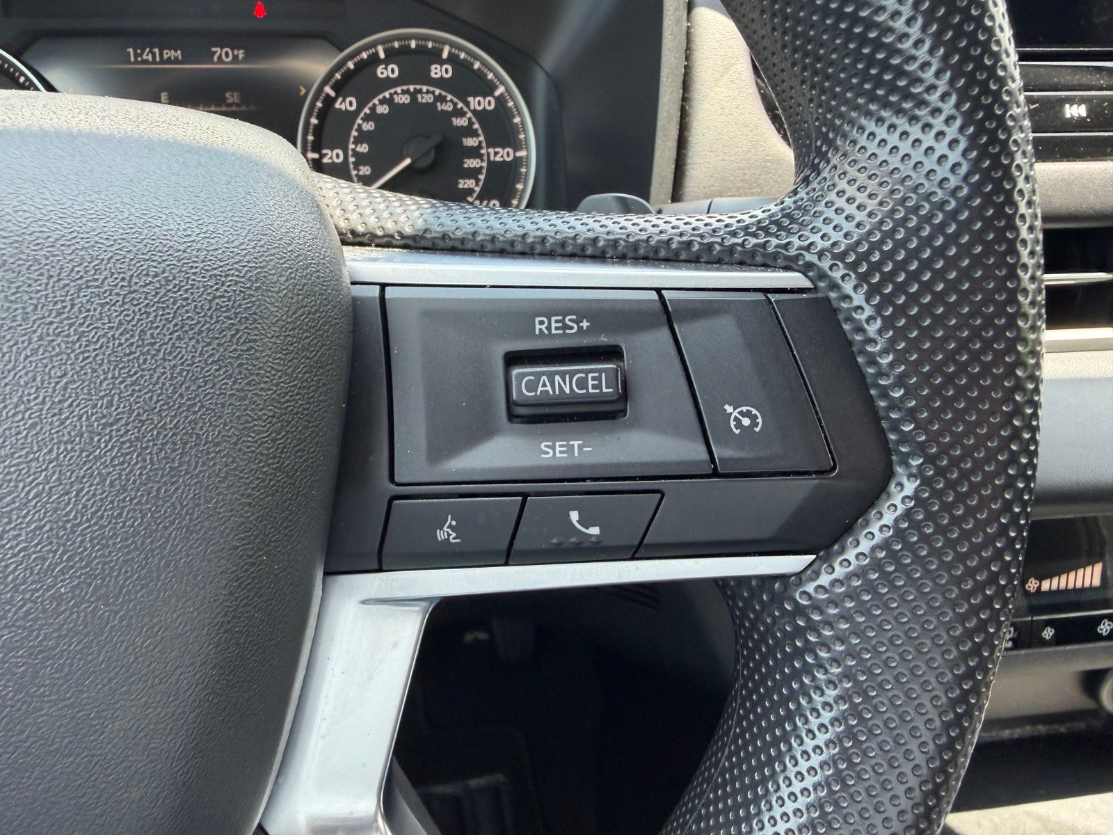 2025 Mitsubishi Outlander ES