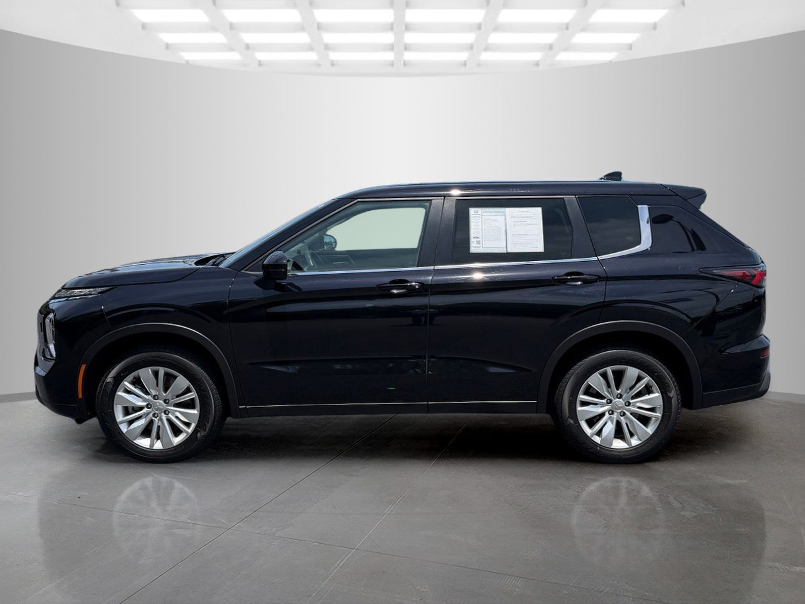 2025 Mitsubishi Outlander ES