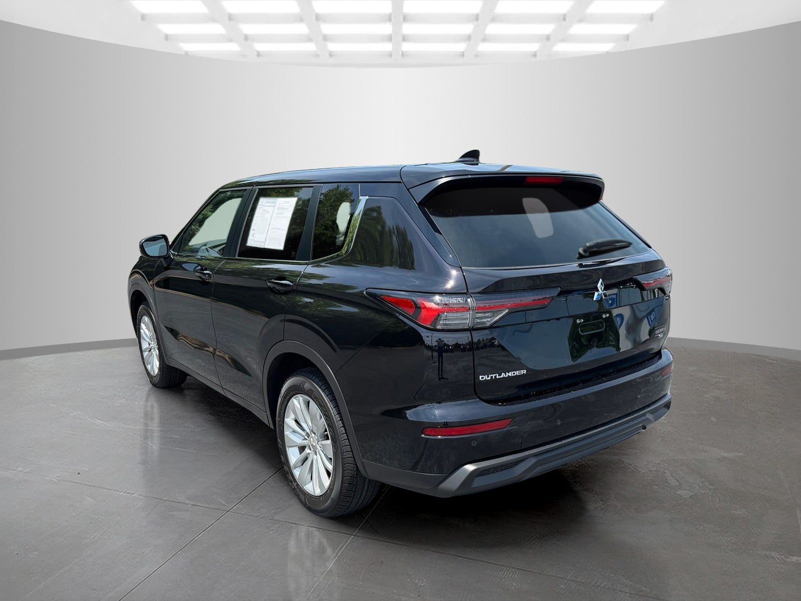 2025 Mitsubishi Outlander ES