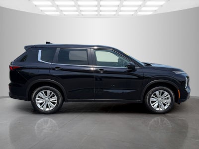 2025 Mitsubishi Outlander ES
