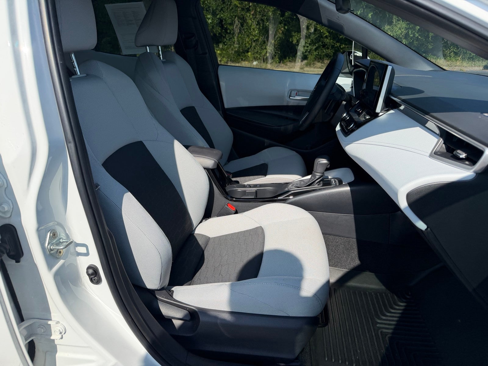 2025 Toyota Corolla Hatchback SE