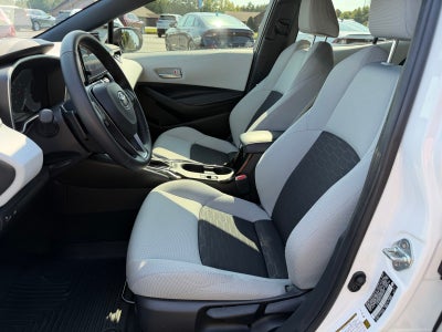 2025 Toyota Corolla Hatchback SE