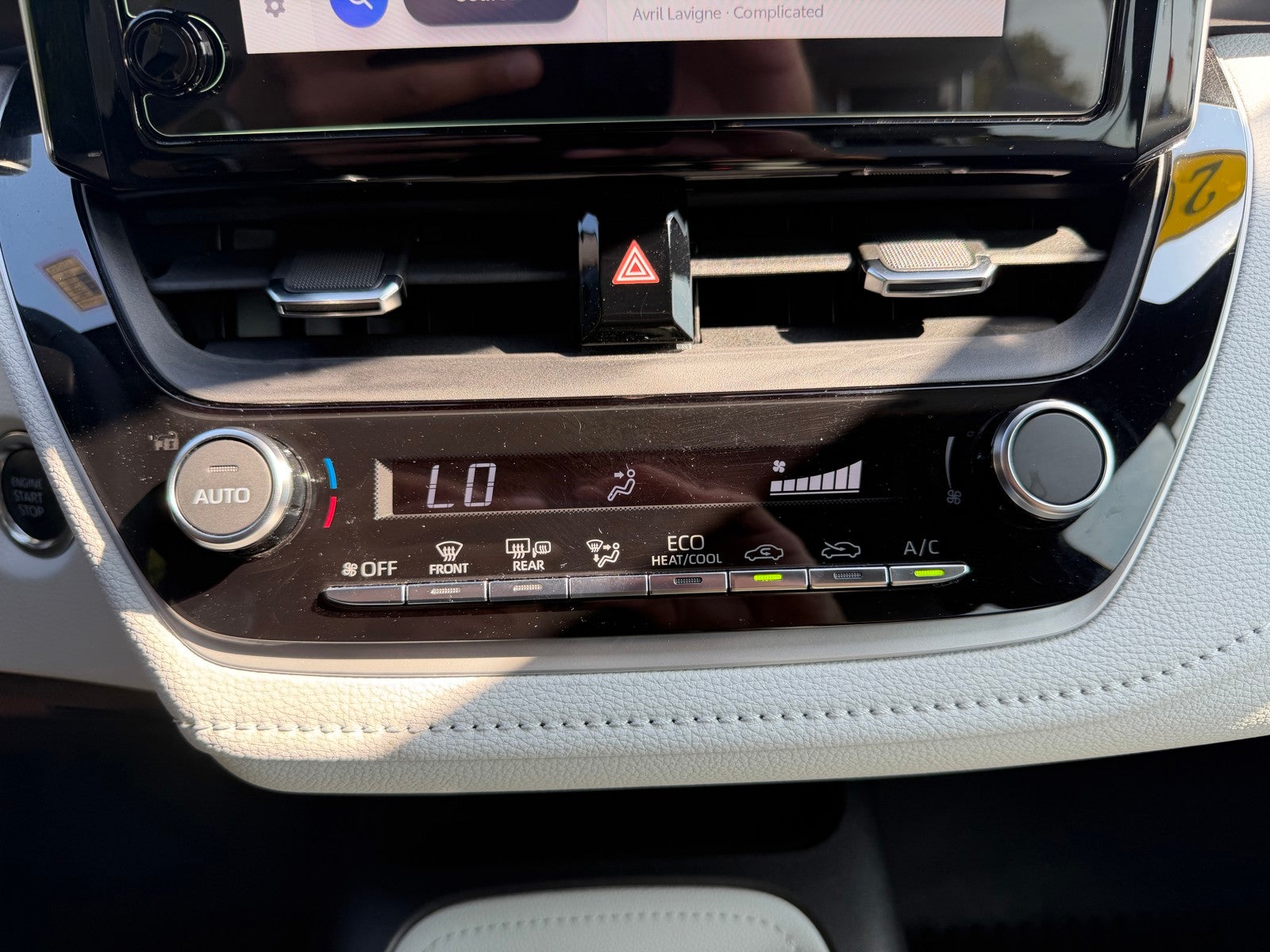 2025 Toyota Corolla Hatchback SE