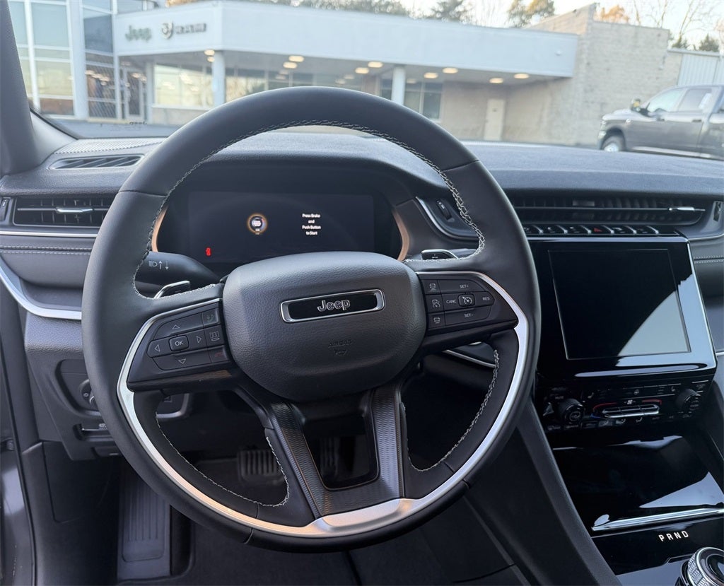 2026 Jeep Grand Cherokee Laredo