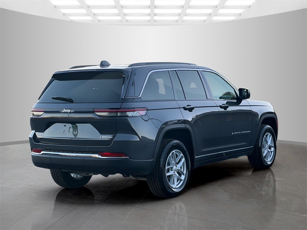 2026 Jeep Grand Cherokee Laredo