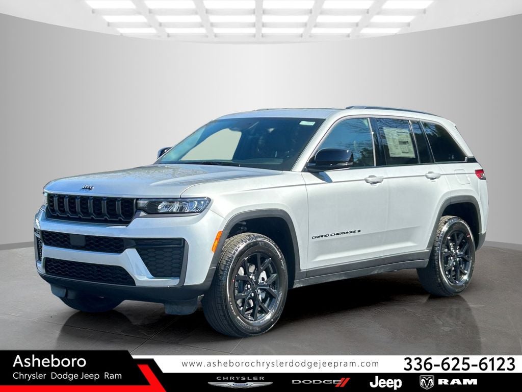 2026 Jeep Grand Cherokee Laredo