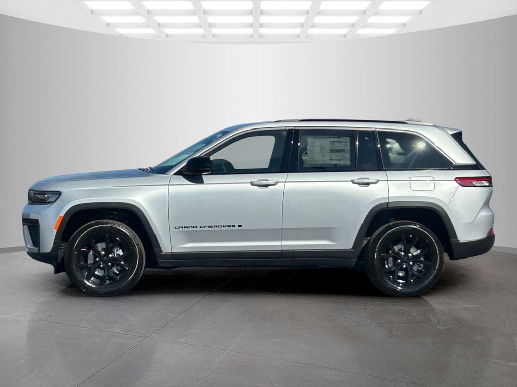 2026 Jeep Grand Cherokee Laredo