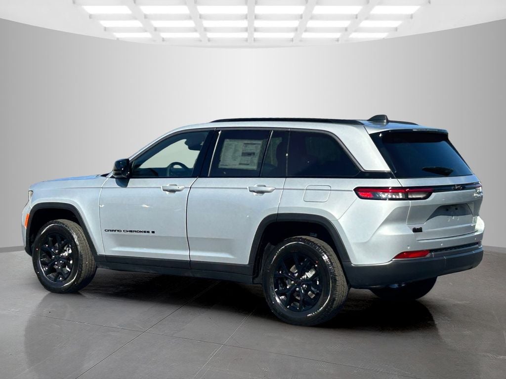 2026 Jeep Grand Cherokee Laredo