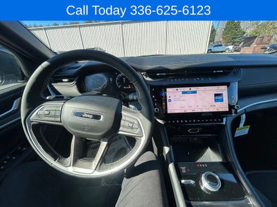 2026 Jeep Grand Cherokee Laredo