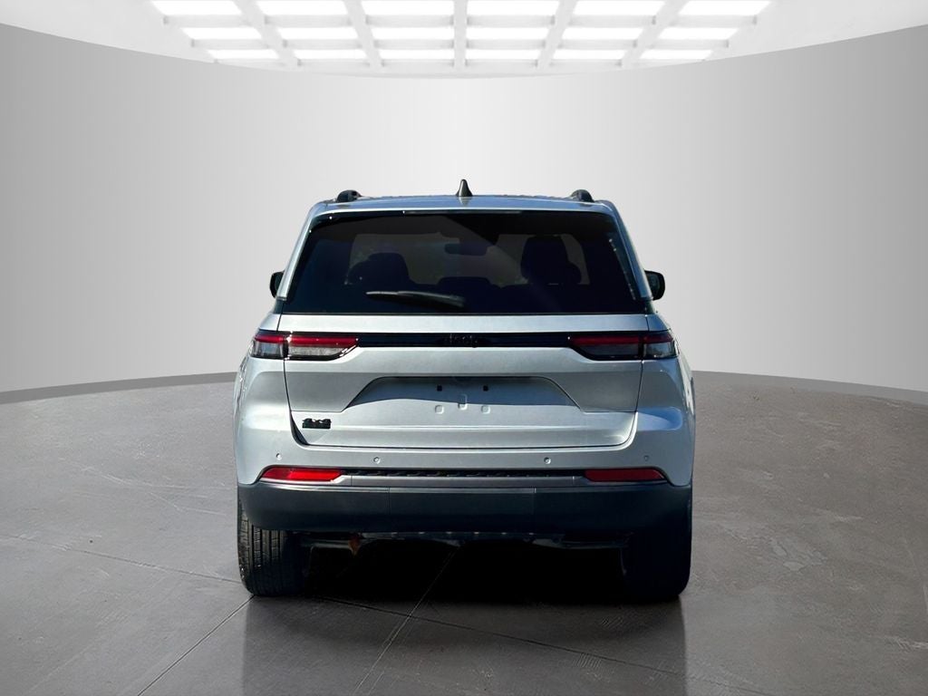 2026 Jeep Grand Cherokee Laredo